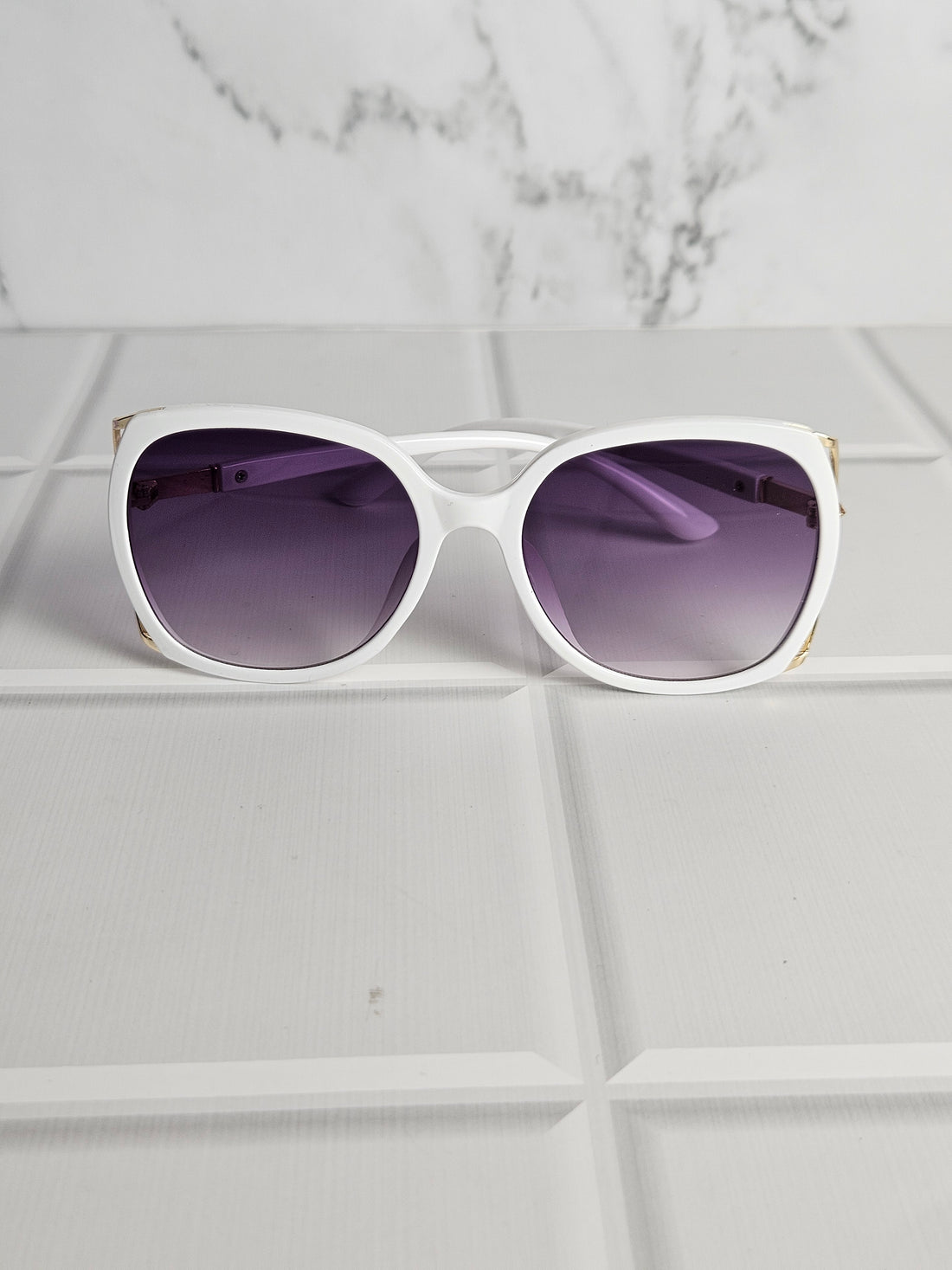 Chic Charm of Creamy Sunglass